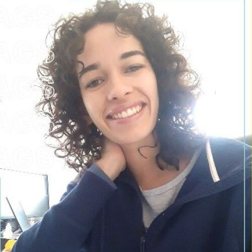 Foto de Karina Diniz, Engenheira de Qualidade de Software (QA) no PagBank